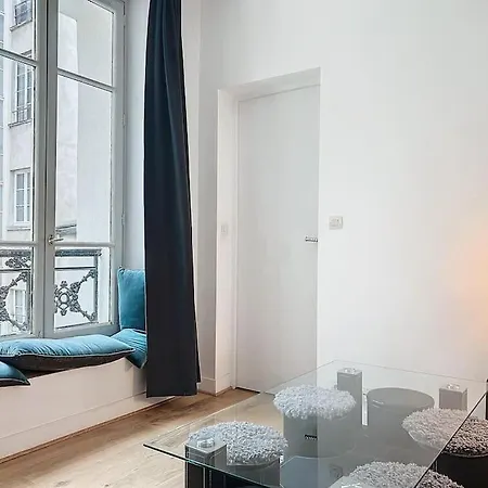 Contemporain Au Coeur De Paris