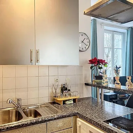Contemporain Au Coeur De * Paris